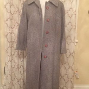 NYC chic full length fashion coat! 🔥